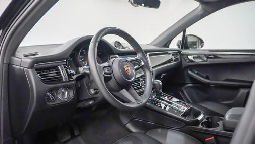 2022 Porsche Macan 