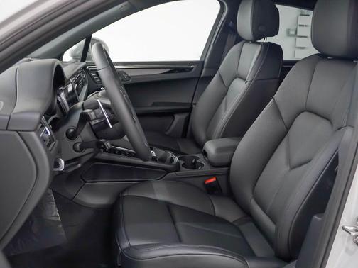 Chalk 2026 Porsche Macan Macan