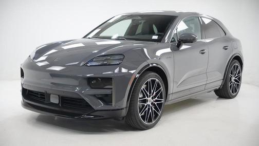 2025 Porsche Macan Turbo
