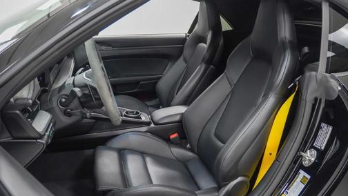 2025 Porsche 911 Carrera 4 GTS