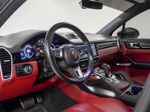 2020 Porsche Cayenne Turbo