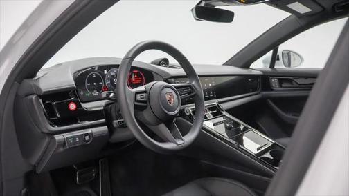 2024 Porsche Panamera 4