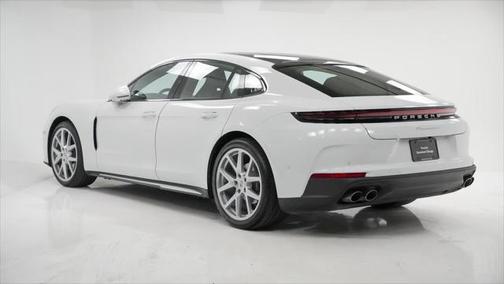 2024 Porsche Panamera 4