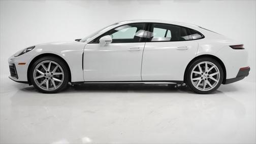 2024 Porsche Panamera 4