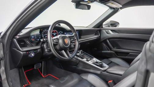 2020 Porsche 911 Carrera