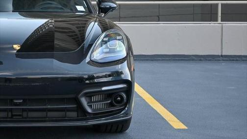 2023 Porsche Panamera 4 Platinum Edition