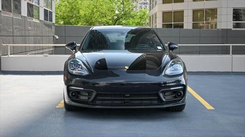 2023 Porsche Panamera 4 Platinum Edition