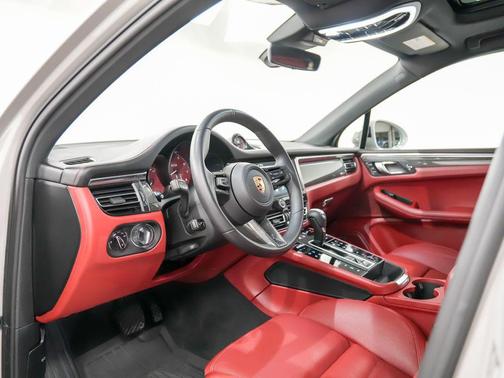 Chalk 2023 Porsche Macan Macan GTS