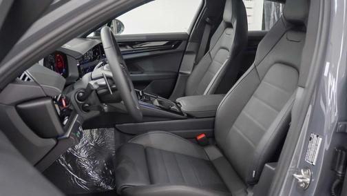 2026 Porsche Panamera 4