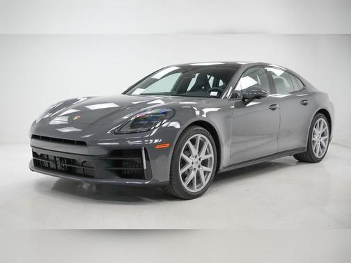 2026 Porsche Panamera 4