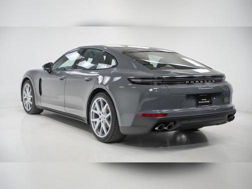 2026 Porsche Panamera 4