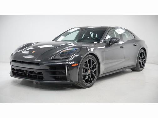 2026 Porsche Panamera 4