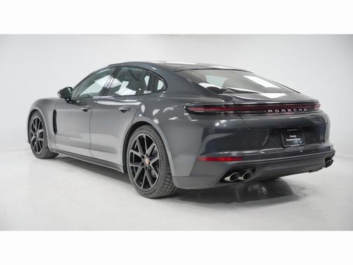 2026 Porsche Panamera 4