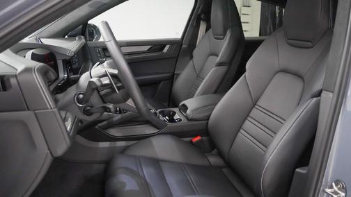 2025 Porsche Cayenne GTS