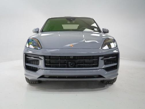 2025 Porsche Cayenne GTS
