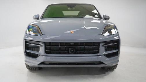 2025 Porsche Cayenne GTS