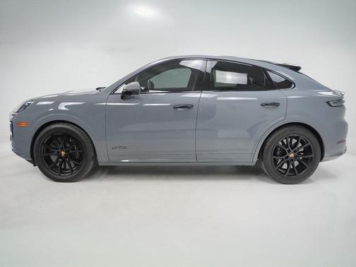 2025 Porsche Cayenne GTS