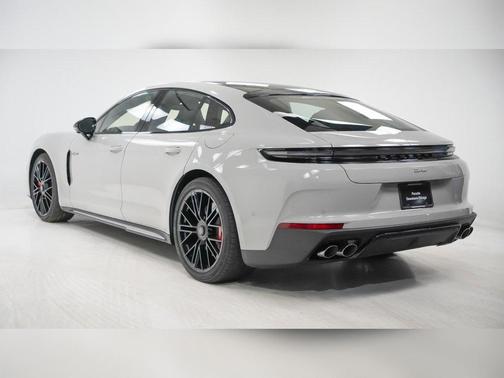 2026 Porsche Panamera Turbo