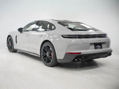 2026 Porsche Panamera Turbo