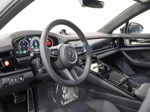 2026 Porsche Panamera Turbo