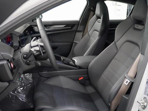 2026 Porsche Panamera Turbo