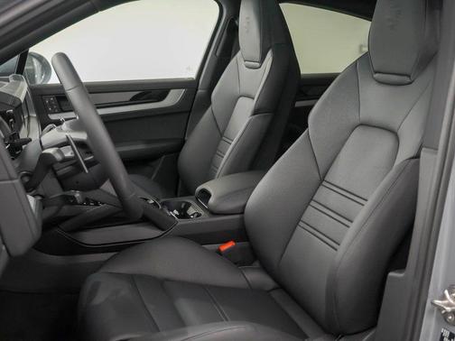 2025 Porsche Cayenne Cayenne