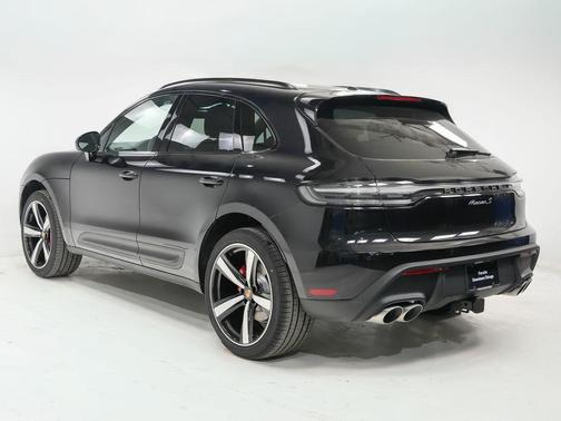 Jet Black Metallic 2026 Porsche Macan Macan S