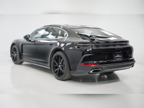 2026 Porsche Panamera 4 E-Hybrid