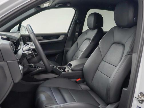 2025 Porsche Cayenne Cayenne