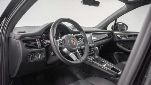 2021 Porsche Macan Base