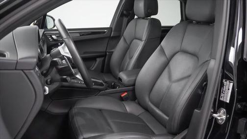 2021 Porsche Macan Base