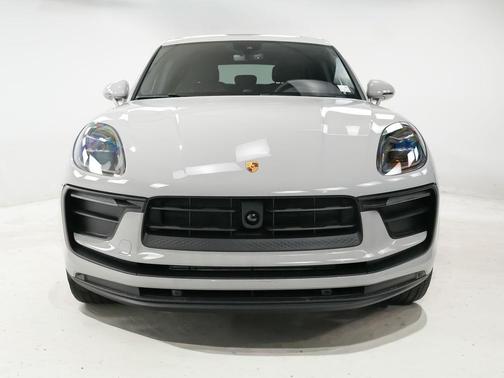 Chalk 2026 Porsche Macan Macan