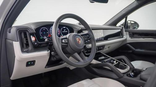2024 Porsche Cayenne S