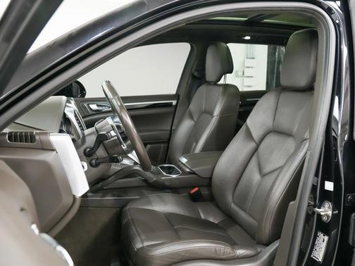 2016 Porsche Cayenne Cayenne