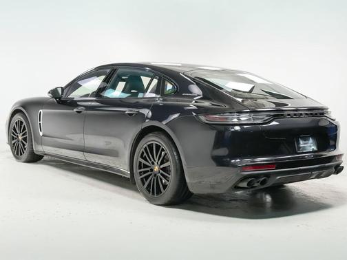 Jet Black 2022 Porsche Panamera 4 Executive