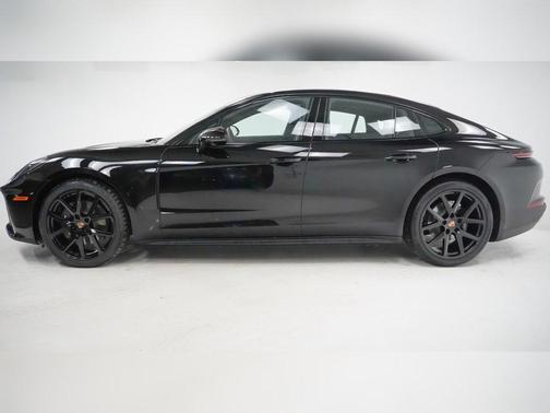 2026 Porsche Panamera 4