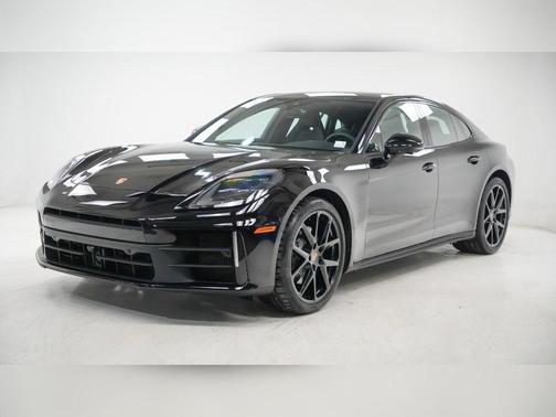 2026 Porsche Panamera 4