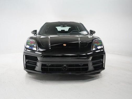 2026 Porsche Panamera 4