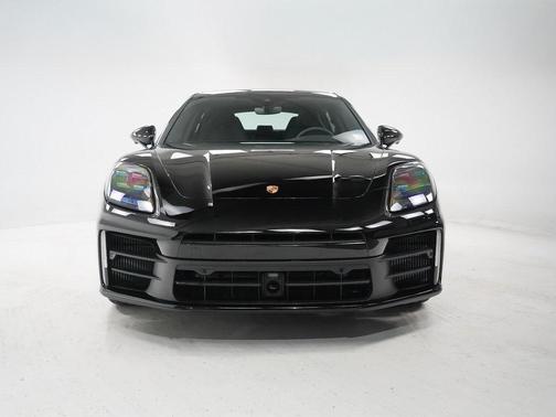 2026 Porsche Panamera 4