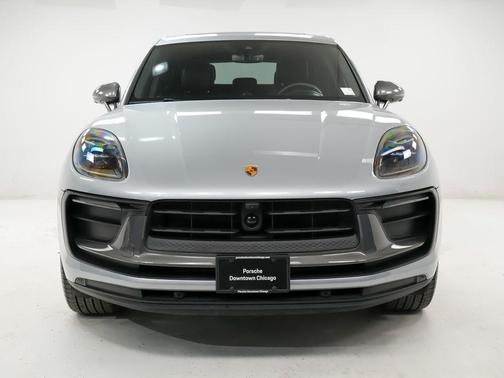 2025 Porsche Macan T