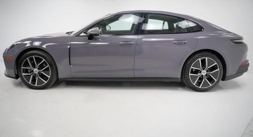 2025 Porsche Panamera 4