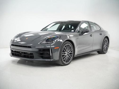 2026 Porsche Panamera 4