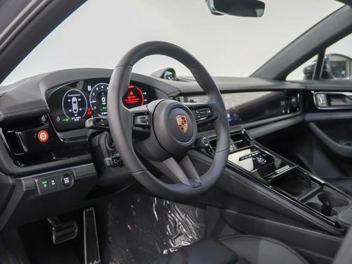2026 Porsche Panamera 4
