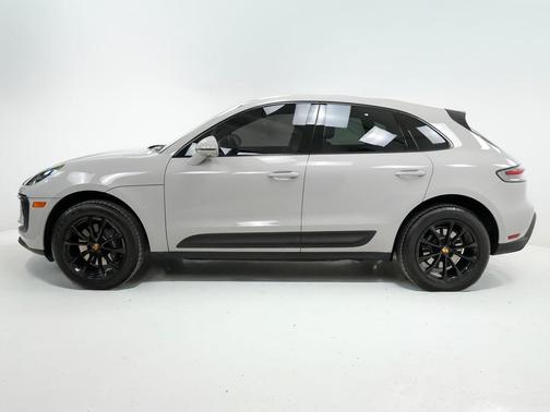 Chalk 2023 Porsche Macan Macan