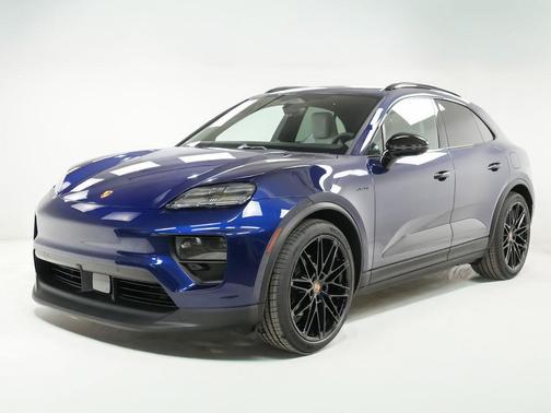 2026 Porsche Macan 4