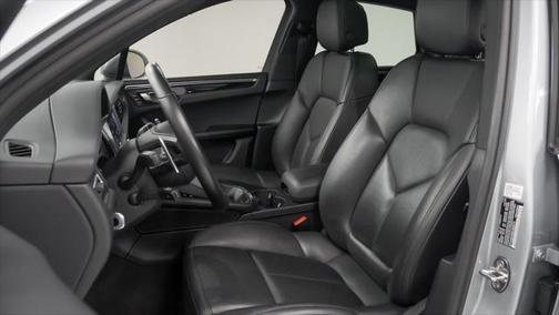 2022 Porsche Macan Base