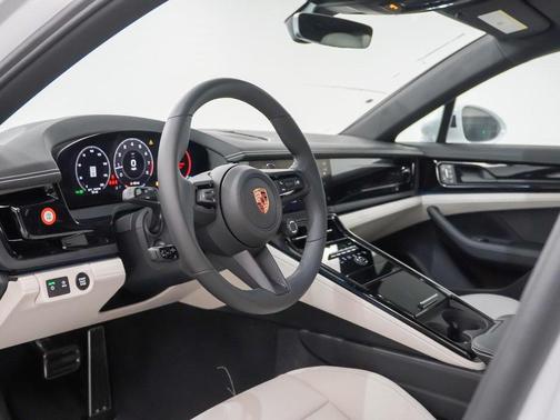 2026 Porsche Panamera 4