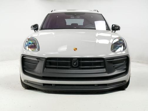 Chalk 2026 Porsche Macan Macan GTS