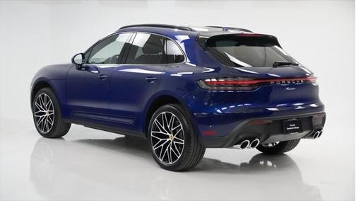 2025 Porsche Macan Base