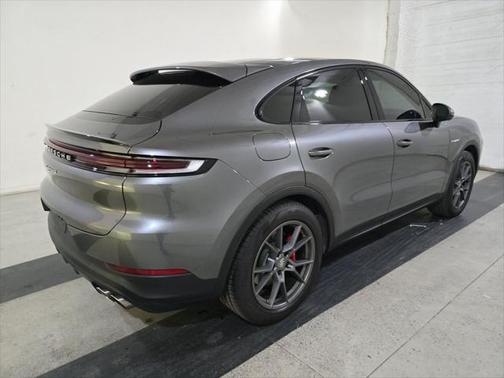 2024 Porsche Cayenne E-Hybrid S